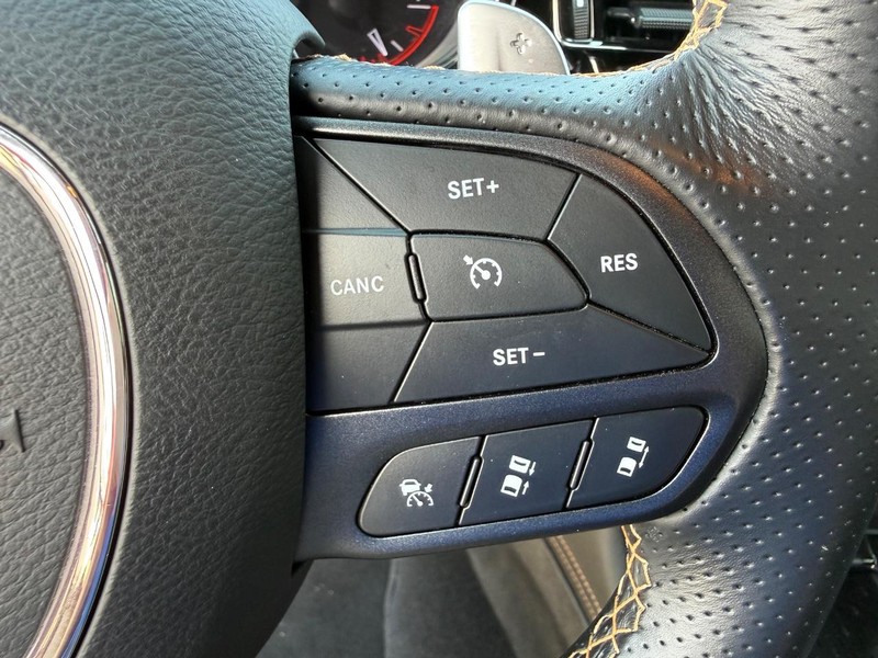 Dodge Durango Vehicle Full-screen Gallery Image 17