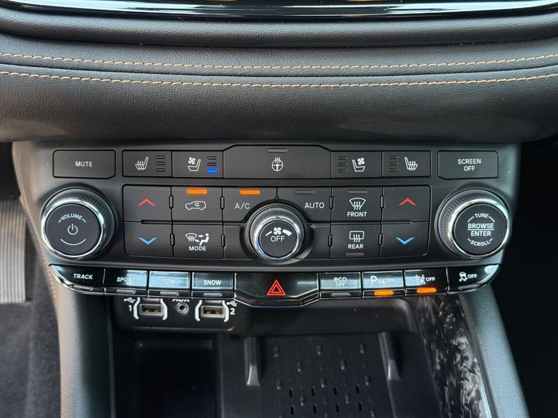 Dodge Durango Vehicle Full-screen Gallery Image 22