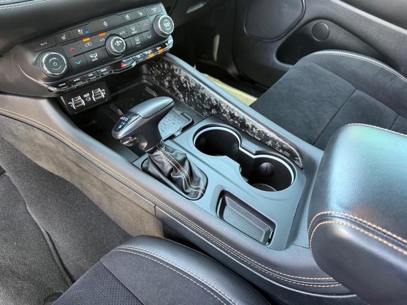 Dodge Durango Vehicle Full-screen Gallery Image 23