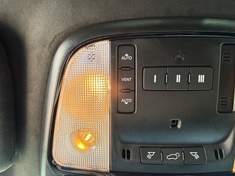 Dodge Durango Vehicle Full-screen Gallery Image 25