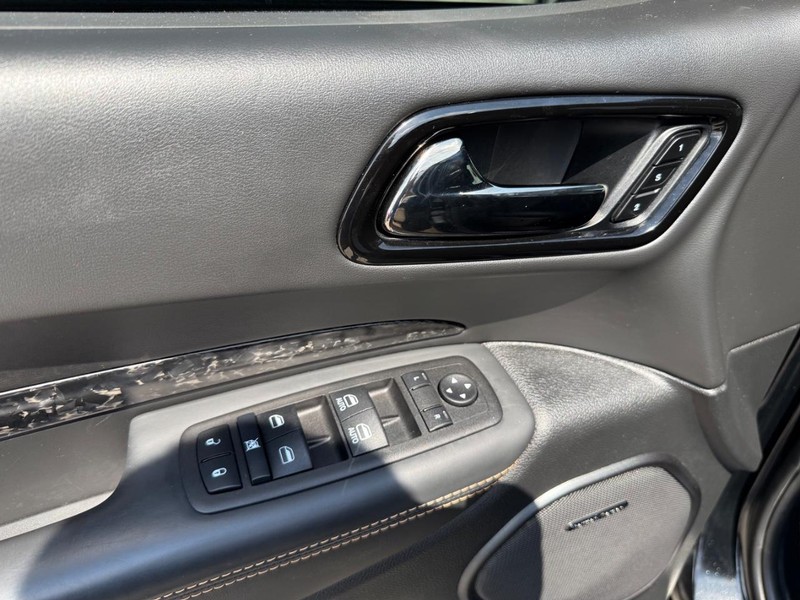 Dodge Durango Vehicle Full-screen Gallery Image 28
