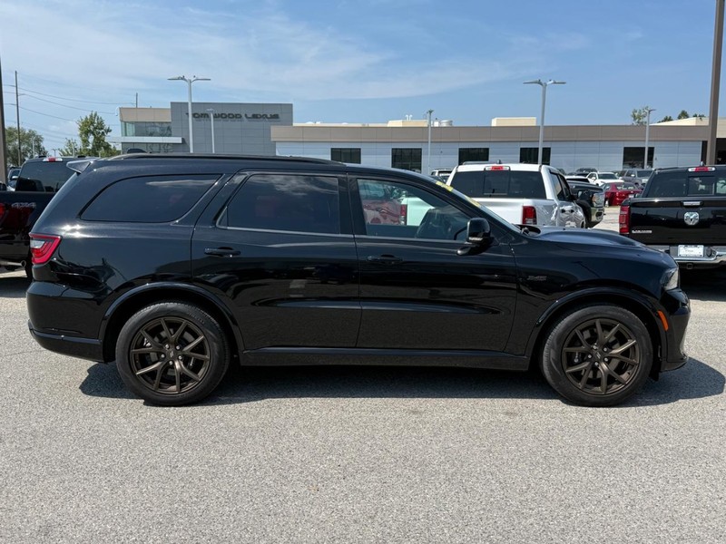 Dodge Durango Vehicle Full-screen Gallery Image 02