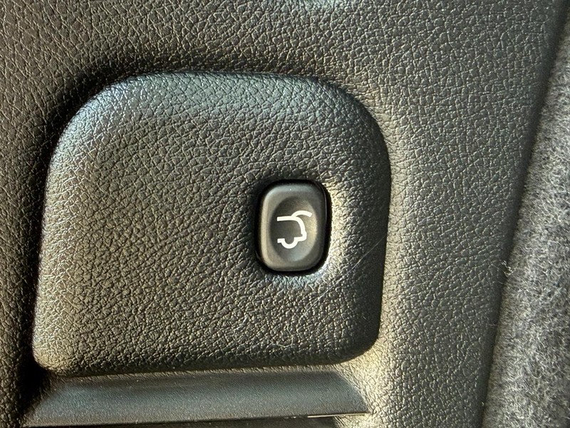 Dodge Durango Vehicle Full-screen Gallery Image 08