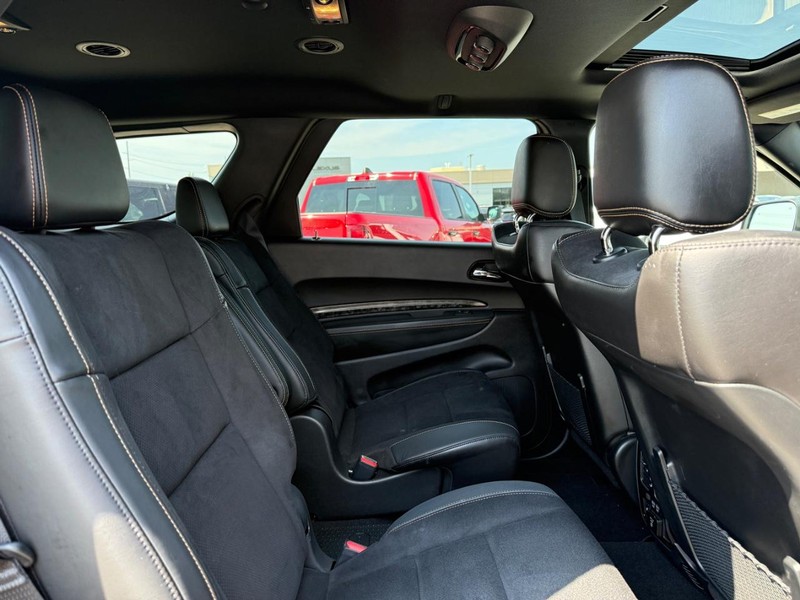 Dodge Durango Vehicle Full-screen Gallery Image 11