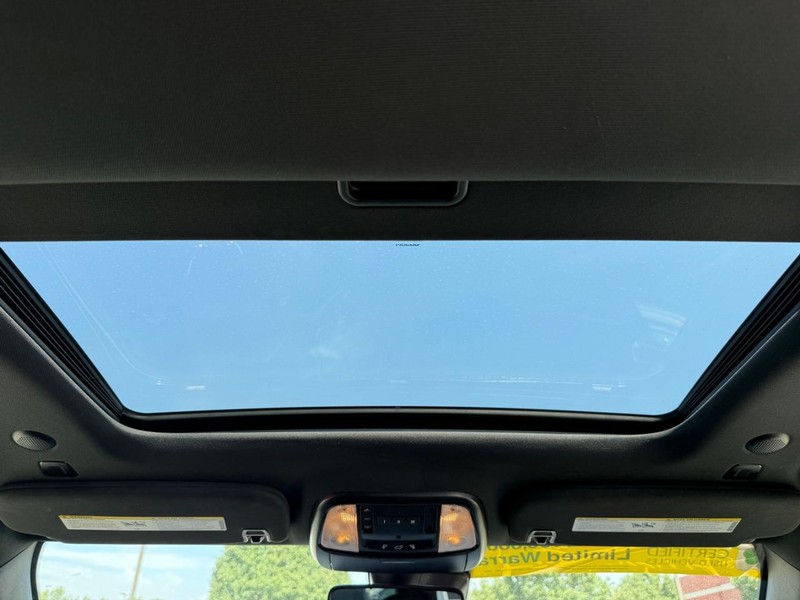 Dodge Durango Vehicle Full-screen Gallery Image 13
