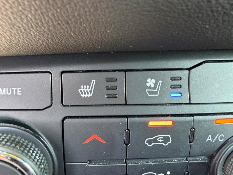 Dodge Durango Vehicle Full-screen Gallery Image 19