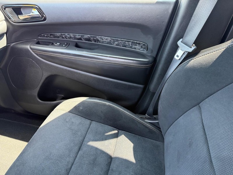 Dodge Durango Vehicle Full-screen Gallery Image 24