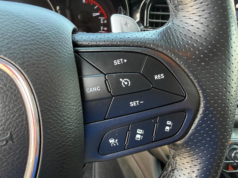 Dodge Durango Vehicle Full-screen Gallery Image 17