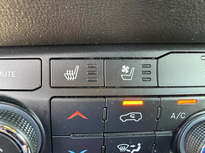 Dodge Durango Vehicle Full-screen Gallery Image 19