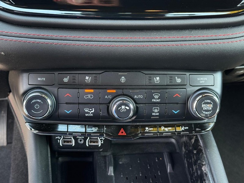 Dodge Durango Vehicle Full-screen Gallery Image 22
