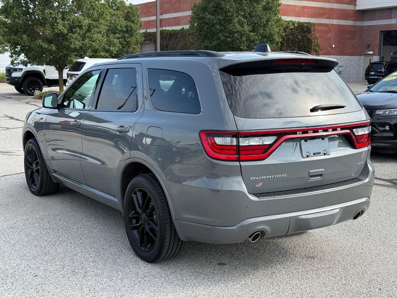 Dodge Durango Vehicle Full-screen Gallery Image 05