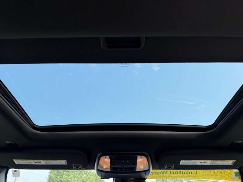 Dodge Durango Vehicle Full-screen Gallery Image 13