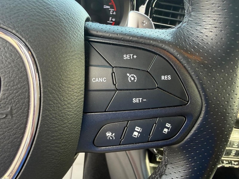 Dodge Durango Vehicle Full-screen Gallery Image 17