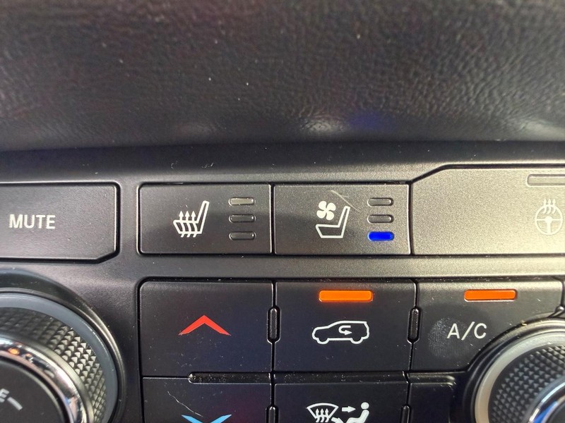 Dodge Durango Vehicle Full-screen Gallery Image 19