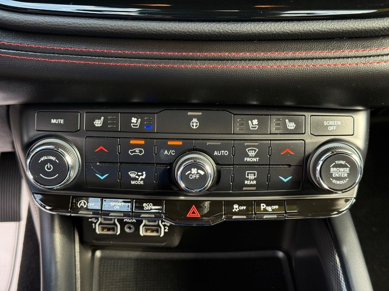 Dodge Durango Vehicle Full-screen Gallery Image 22