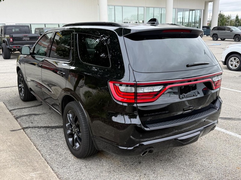Dodge Durango Vehicle Full-screen Gallery Image 03