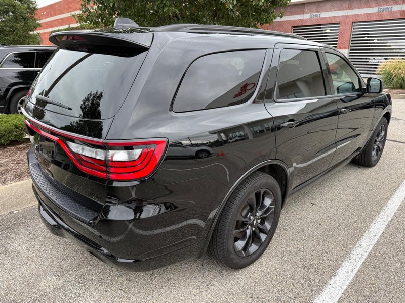Dodge Durango Vehicle Full-screen Gallery Image 04