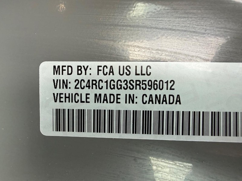 Chrysler Pacifica Vehicle Full-screen Gallery Image 28