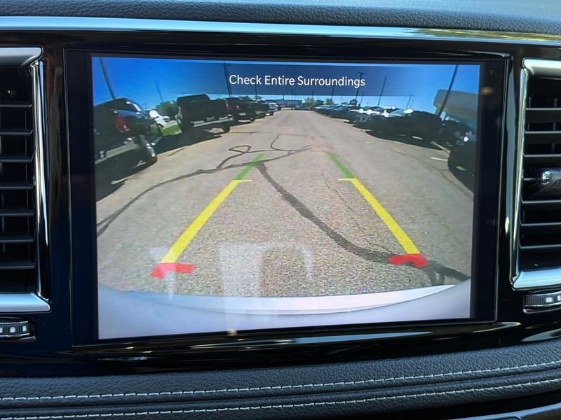 Chrysler Pacifica Vehicle Full-screen Gallery Image 20