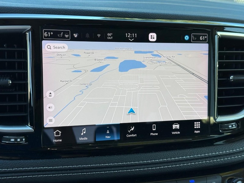Chrysler Pacifica Vehicle Full-screen Gallery Image 19