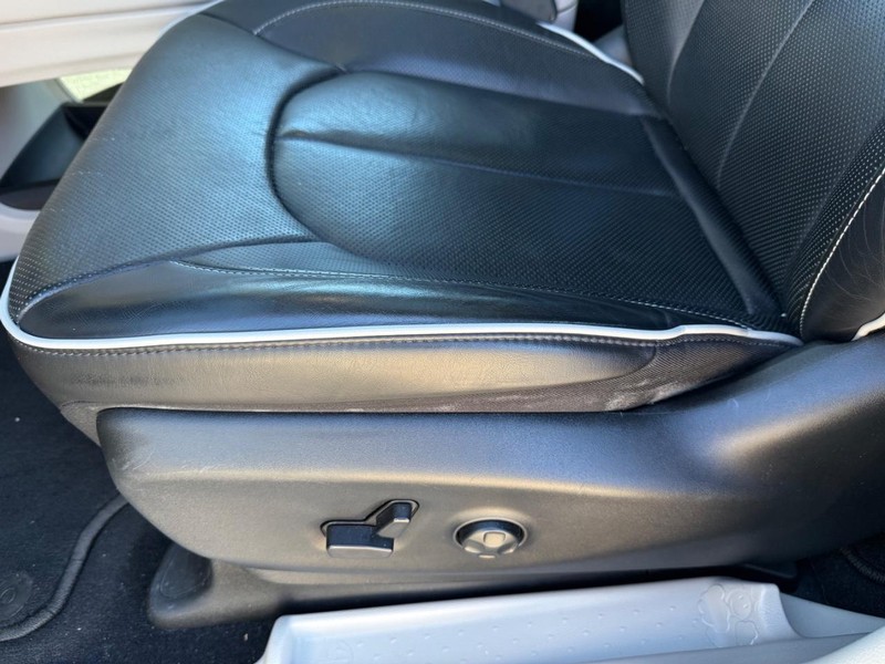 Chrysler Pacifica Vehicle Full-screen Gallery Image 27