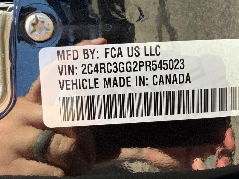 Chrysler Pacifica Vehicle Full-screen Gallery Image 28