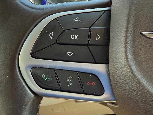 Chrysler Pacifica Vehicle Full-screen Gallery Image 14
