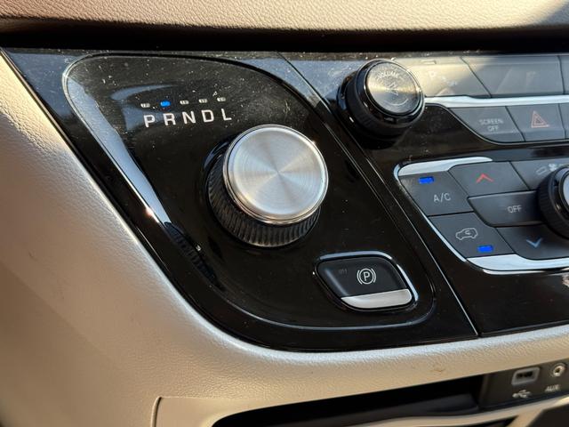 Chrysler Pacifica Vehicle Full-screen Gallery Image 20