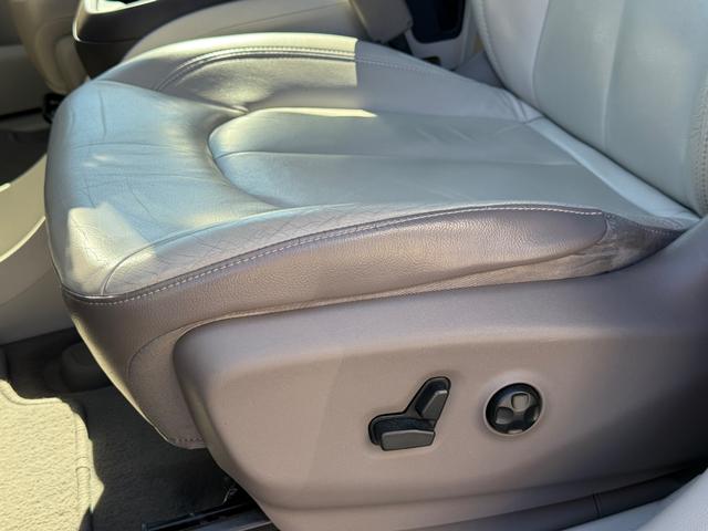 Chrysler Pacifica Vehicle Full-screen Gallery Image 26