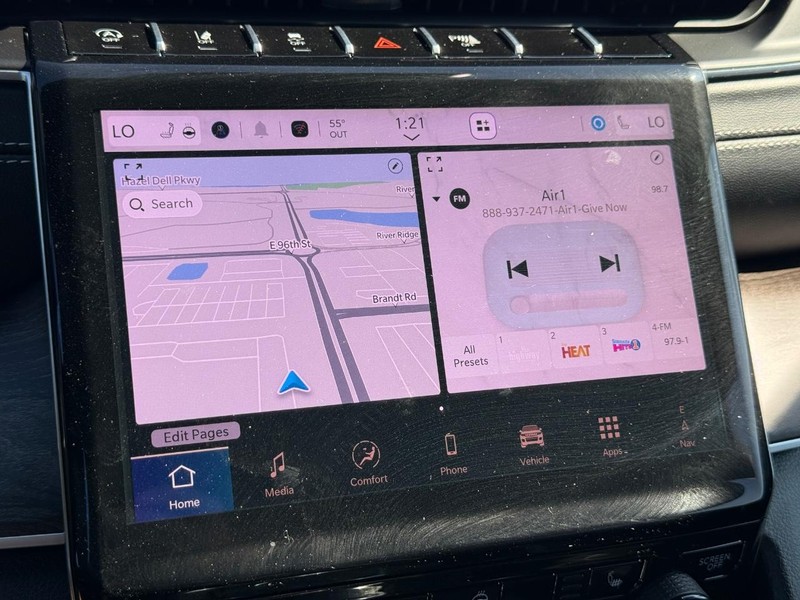 Chrysler Pacifica Vehicle Full-screen Gallery Image 18
