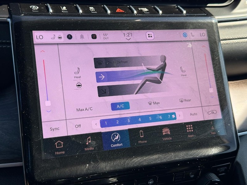 Chrysler Pacifica Vehicle Full-screen Gallery Image 19