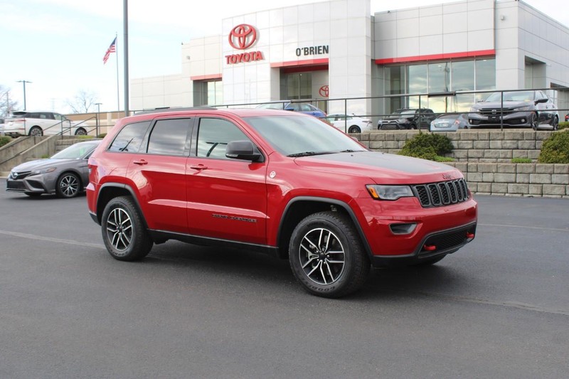 The 2021 Jeep Grand Cherokee 4WD Trailhawk photos
