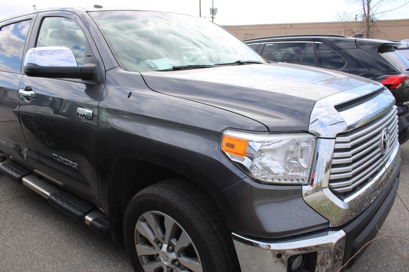 2017 Toyota Tundra 4WD 4WD Limited CrewMax photo
