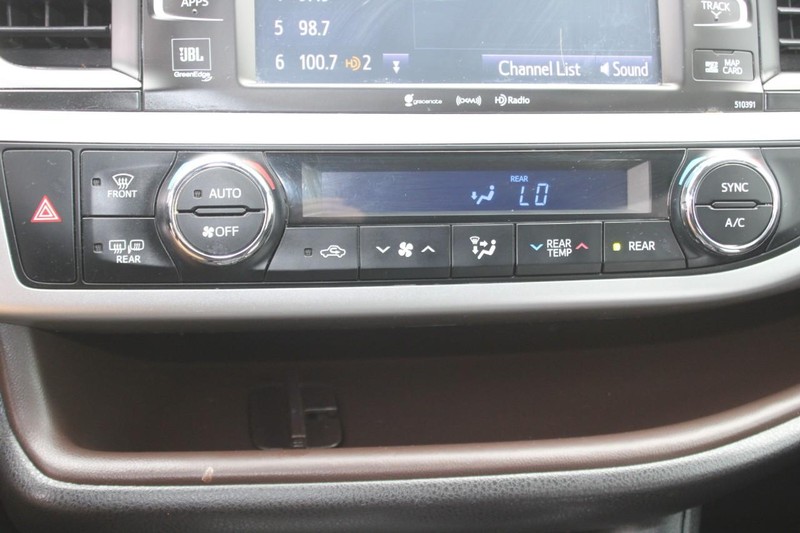 Toyota Highlander Hybrid Vehicle Image 22