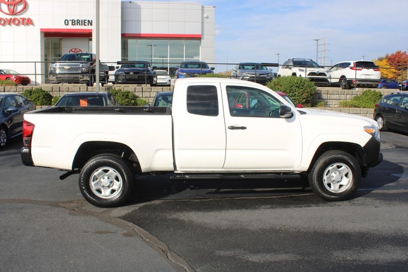 Toyota Tacoma 2WD Vehicle Image 02