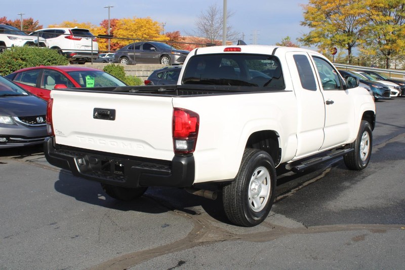 Toyota Tacoma 2WD Vehicle Image 03