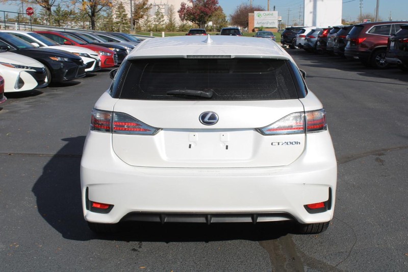 Lexus CT 200h Vehicle Image 04