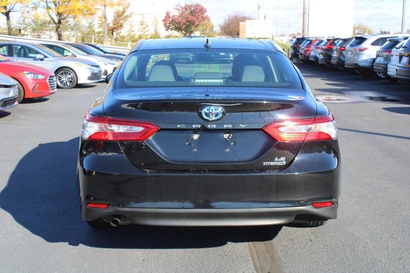 Toyota Camry Hybrid Vehicle Image 04