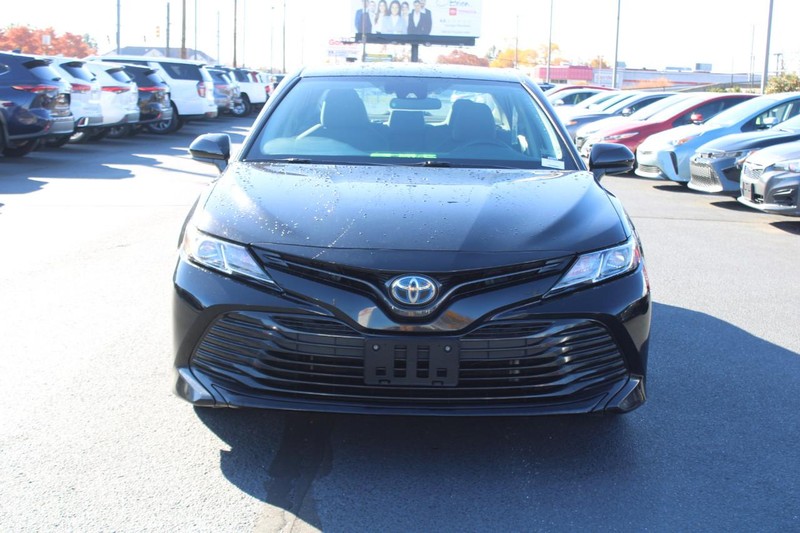 Toyota Camry Hybrid Vehicle Image 09