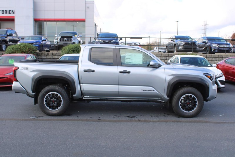 Toyota Tacoma 4WD Vehicle Image 02