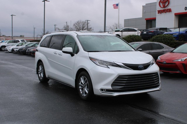 more details - toyota sienna