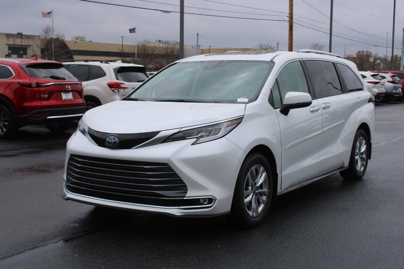 Toyota Sienna Vehicle Image 09