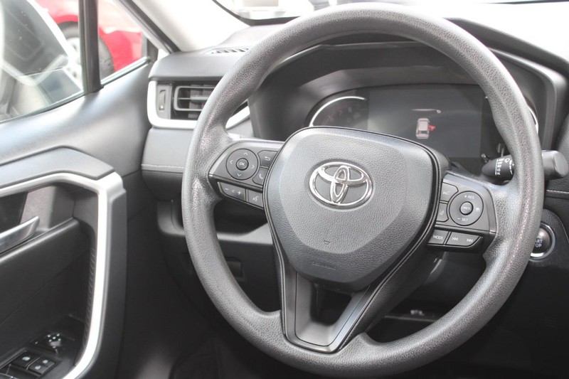 Toyota RAV4 Vehicle Image 12