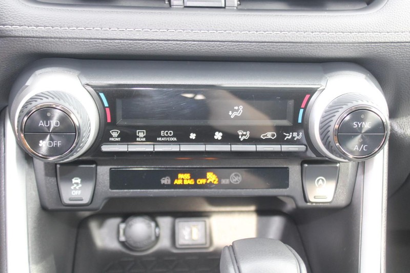 Toyota RAV4 Vehicle Image 18