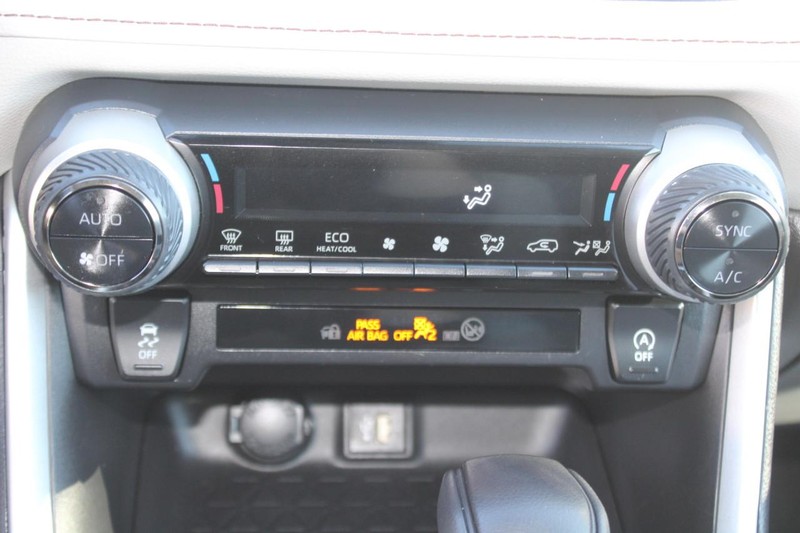 Toyota RAV4 Vehicle Image 18