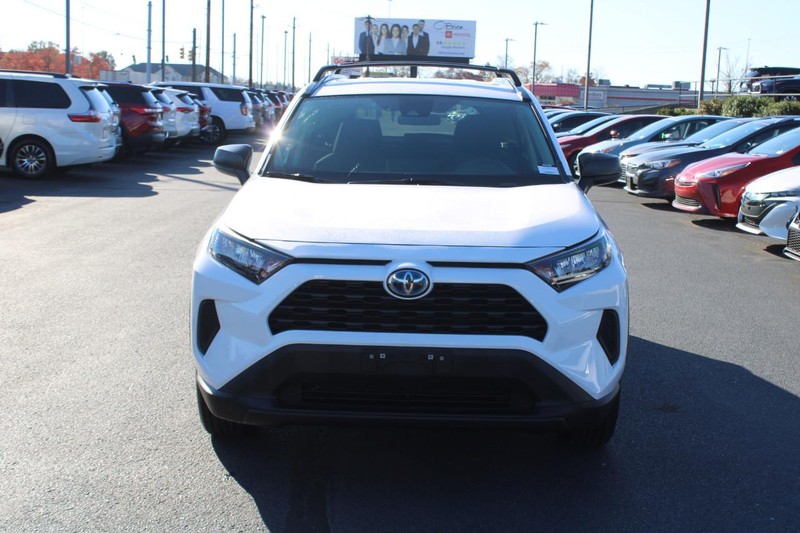 Toyota RAV4 Hybrid Vehicle Image 09