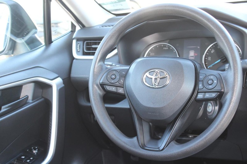 Toyota RAV4 Hybrid Vehicle Image 12