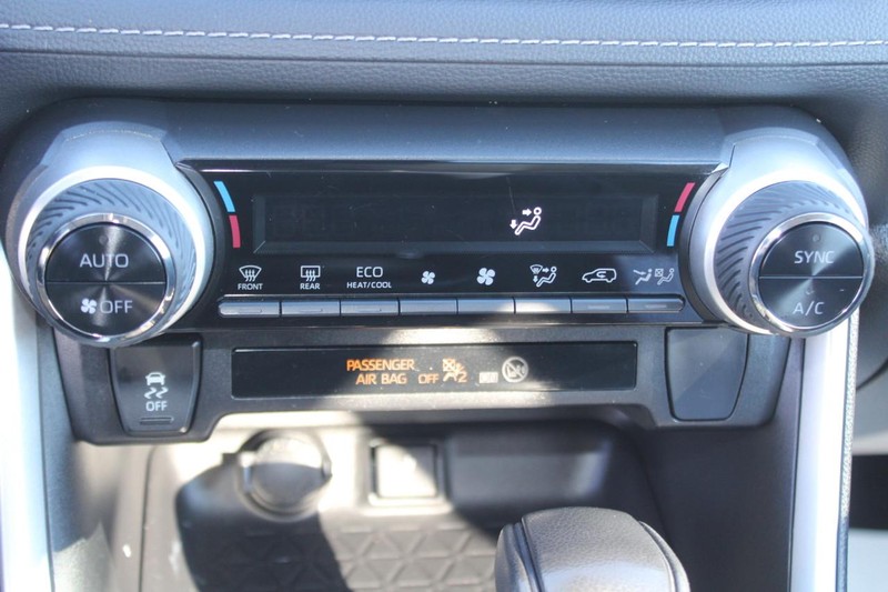 Toyota RAV4 Hybrid Vehicle Image 17