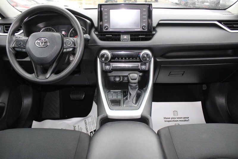 Toyota RAV4 Vehicle Image 11