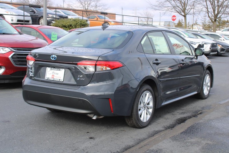 Toyota Corolla Hybrid Vehicle Image 03